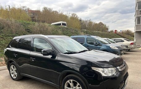 Mitsubishi Outlander III рестайлинг 3, 2014 год, 1 650 000 рублей, 5 фотография