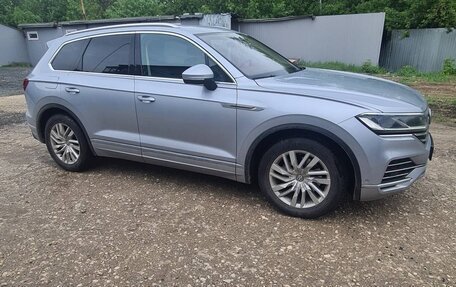 Volkswagen Touareg III, 2018 год, 3 850 000 рублей, 2 фотография