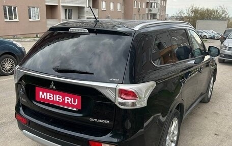 Mitsubishi Outlander III рестайлинг 3, 2014 год, 1 650 000 рублей, 7 фотография