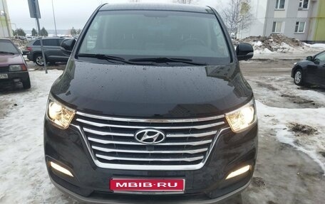 Hyundai Grand Starex Grand Starex I рестайлинг 2, 2019 год, 4 190 000 рублей, 1 фотография