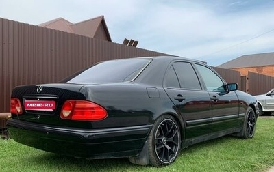 Mercedes-Benz E-Класс, 1998 год, 700 000 рублей, 1 фотография