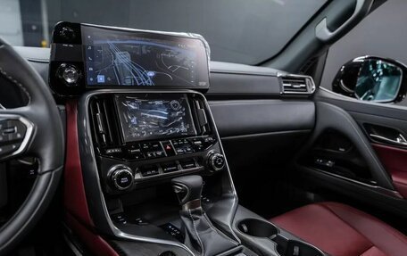 Lexus LX, 2024 год, 15 000 000 рублей, 4 фотография