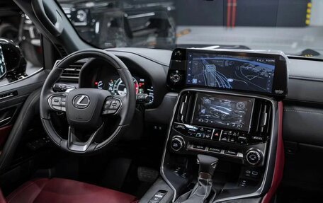 Lexus LX, 2024 год, 15 000 000 рублей, 12 фотография