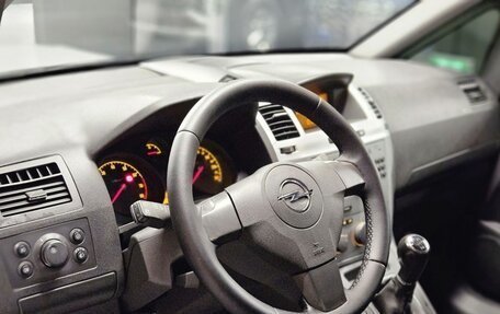 Opel Zafira B, 2011 год, 800 000 рублей, 10 фотография