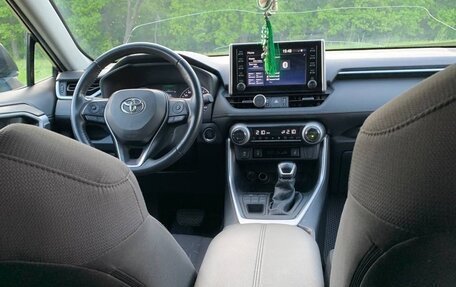 Toyota RAV4, 2021 год, 3 200 000 рублей, 5 фотография
