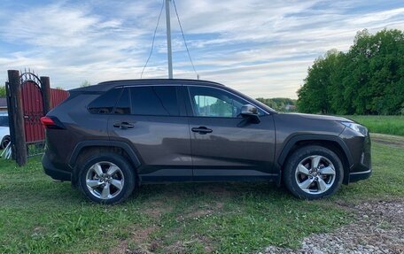 Toyota RAV4, 2021 год, 3 200 000 рублей, 6 фотография