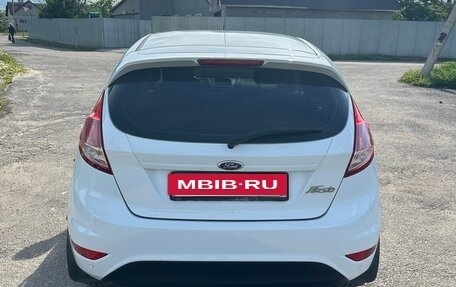 Ford Fiesta, 2015 год, 950 000 рублей, 4 фотография