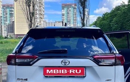 Toyota RAV4, 2020 год, 3 775 000 рублей, 3 фотография