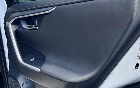 Toyota RAV4, 2020 год, 3 775 000 рублей, 9 фотография
