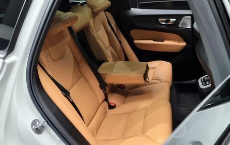 Volvo XC60 II, 2022 год, 3 402 000 рублей, 7 фотография