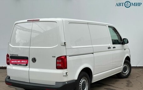 Volkswagen Transporter T6 рестайлинг, 2016 год, 2 315 000 рублей, 5 фотография