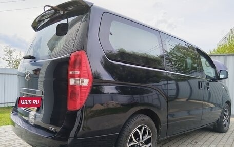Hyundai Grand Starex Grand Starex I рестайлинг 2, 2019 год, 3 500 000 рублей, 2 фотография