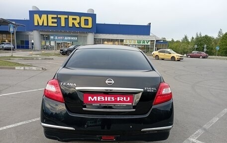 Nissan Teana, 2010 год, 900 000 рублей, 4 фотография