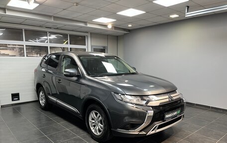Mitsubishi Outlander III рестайлинг 3, 2019 год, 2 250 000 рублей, 3 фотография