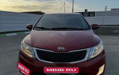 KIA Rio III рестайлинг, 2013 год, 949 990 рублей, 12 фотография
