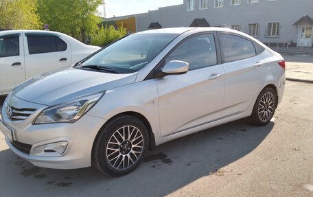 Hyundai Solaris II рестайлинг, 2016 год, 1 150 000 рублей, 2 фотография