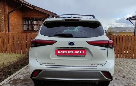 Toyota Highlander, 2020 год, 5 325 000 рублей, 4 фотография