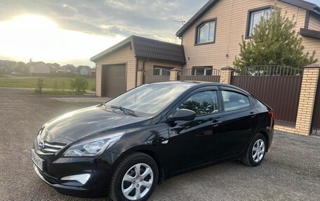 Hyundai Solaris II рестайлинг, 2015 год, 815 000 рублей, 3 фотография