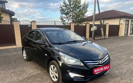 Hyundai Solaris II рестайлинг, 2015 год, 815 000 рублей, 4 фотография