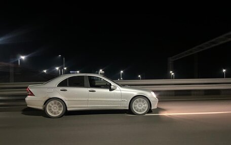 Mercedes-Benz C-Класс, 2005 год, 550 000 рублей, 2 фотография