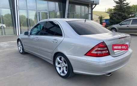Mercedes-Benz C-Класс, 2005 год, 990 000 рублей, 10 фотография