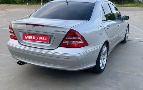 Mercedes-Benz C-Класс, 2005 год, 990 000 рублей, 2 фотография