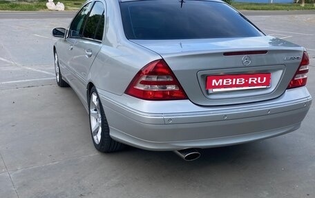 Mercedes-Benz C-Класс, 2005 год, 990 000 рублей, 3 фотография