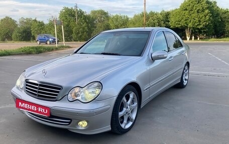 Mercedes-Benz C-Класс, 2005 год, 990 000 рублей, 18 фотография