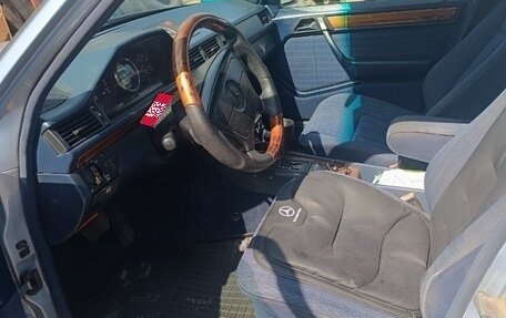 Mercedes-Benz E-Класс, 1992 год, 520 000 рублей, 8 фотография