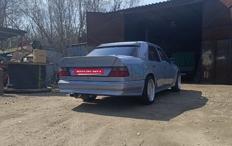 Mercedes-Benz E-Класс, 1992 год, 520 000 рублей, 4 фотография