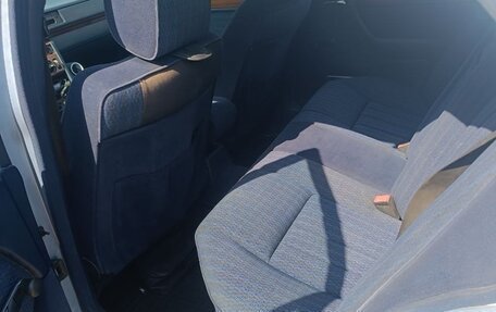 Mercedes-Benz E-Класс, 1992 год, 520 000 рублей, 9 фотография