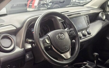 Toyota RAV4, 2016 год, 2 400 000 рублей, 8 фотография