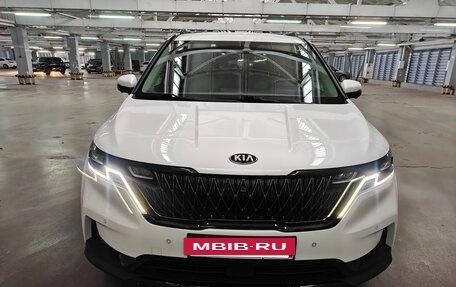 KIA Carnival, 2020 год, 3 750 000 рублей, 2 фотография