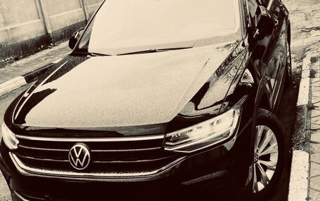 Volkswagen Tiguan II, 2020 год, 2 555 000 рублей, 6 фотография