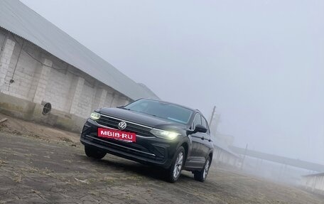 Volkswagen Tiguan II, 2020 год, 2 555 000 рублей, 4 фотография