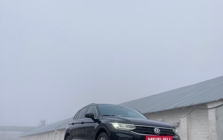 Volkswagen Tiguan II, 2020 год, 2 555 000 рублей, 5 фотография