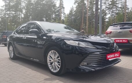 Toyota Camry, 2020 год, 3 900 000 рублей, 6 фотография