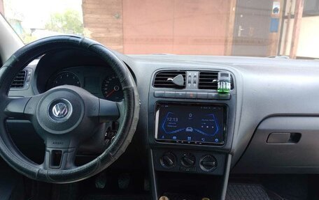 Volkswagen Polo VI (EU Market), 2010 год, 629 000 рублей, 5 фотография