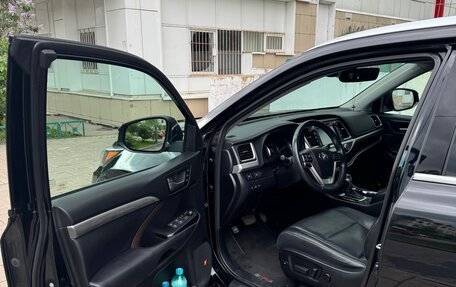Toyota Highlander III, 2016 год, 4 430 000 рублей, 10 фотография