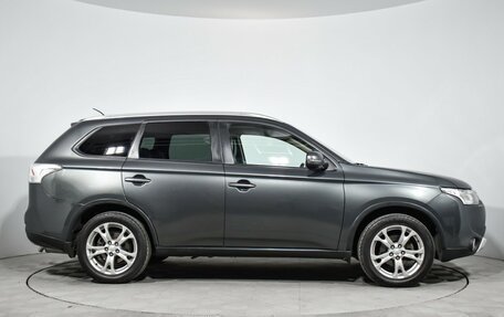 Mitsubishi Outlander III рестайлинг 3, 2014 год, 1 190 000 рублей, 4 фотография
