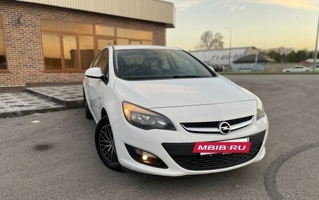Opel Astra J, 2014 год, 1 050 000 рублей, 2 фотография