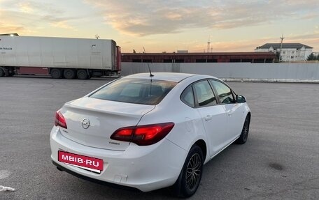 Opel Astra J, 2014 год, 1 050 000 рублей, 3 фотография