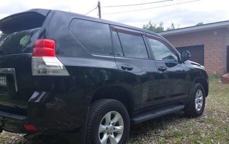 Toyota Land Cruiser Prado 150 рестайлинг 2, 2011 год, 2 650 000 рублей, 9 фотография