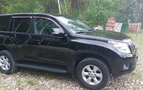 Toyota Land Cruiser Prado 150 рестайлинг 2, 2011 год, 2 650 000 рублей, 11 фотография