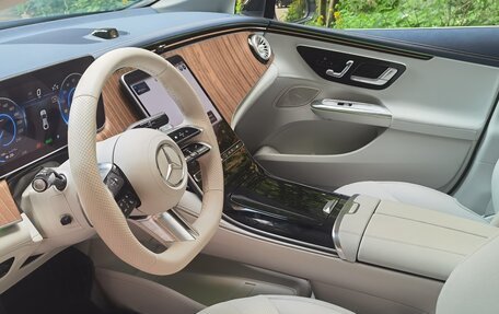 Mercedes-Benz EQE, 2022 год, 6 450 000 рублей, 13 фотография