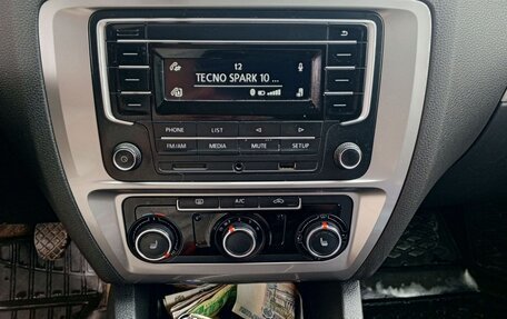 Volkswagen Jetta VI, 2017 год, 900 000 рублей, 7 фотография
