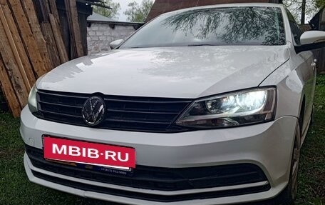 Volkswagen Jetta VI, 2017 год, 900 000 рублей, 2 фотография
