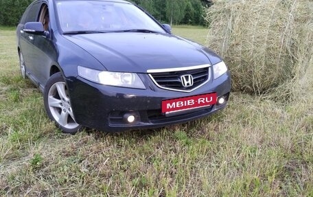 Honda Accord VII рестайлинг, 2004 год, 700 000 рублей, 3 фотография