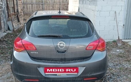Opel Astra J, 2010 год, 715 000 рублей, 2 фотография
