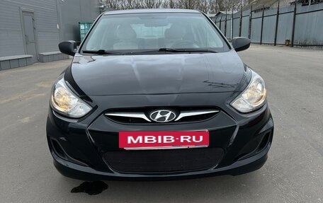 Hyundai Solaris II рестайлинг, 2012 год, 660 000 рублей, 3 фотография